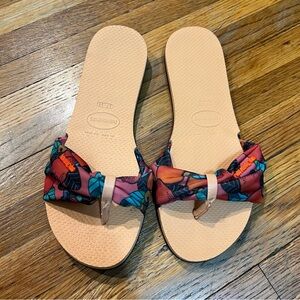 Tropical 🌴 flip flops